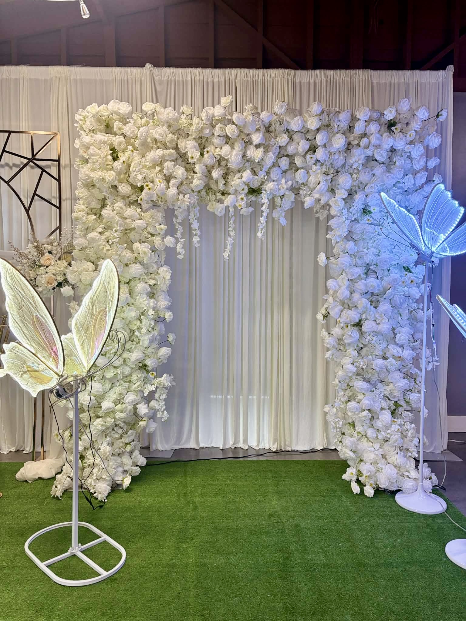 White floral backdrop by Crafty Ellie Art